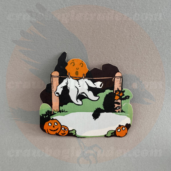 Black cat scared by the man in the moon above a nightshirt waving on clothesline is a placecard - a Dennison vintage Halloween collectible offered by trade/buy/sell Craw-Bogle Trader collector, a companion site to The Halloween Retrospect archive library.